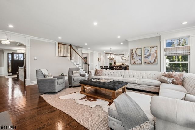 107 Longview Ave, Chatham Twp., NJ 07928