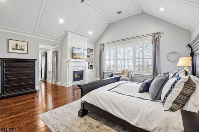 107 Longview Ave, Chatham Twp., NJ 07928