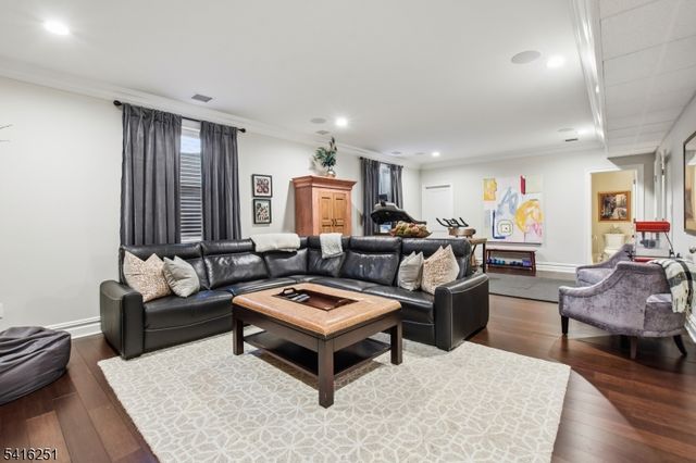 107 Longview Ave, Chatham Twp., NJ 07928