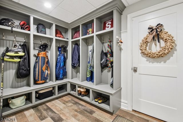 107 Longview Ave, Chatham Twp., NJ 07928