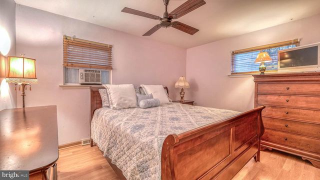 236 TERRY LN, Egg Harbor City, NJ 08215