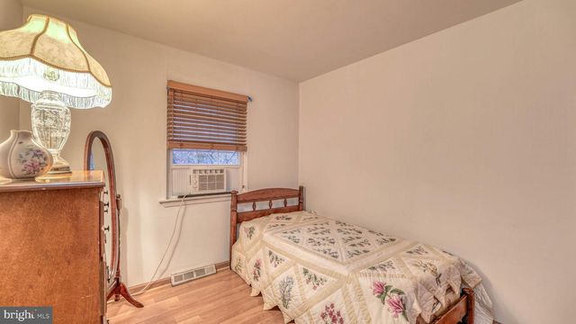 236 TERRY LN, Egg Harbor City, NJ 08215