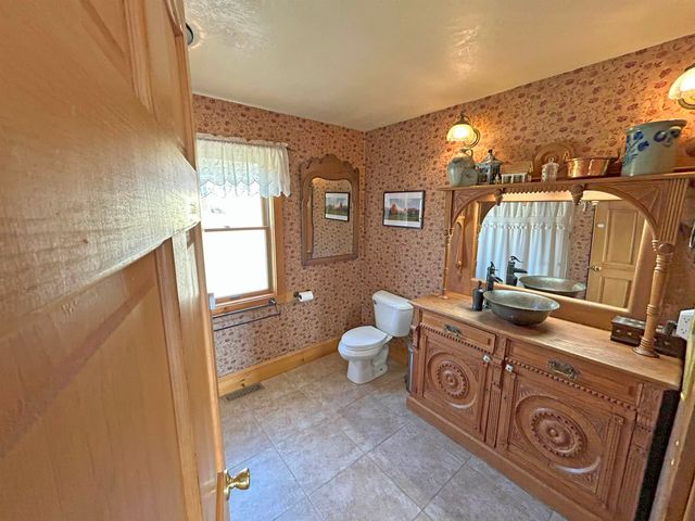 6095 Lake Road, Newport Town, VT 05855