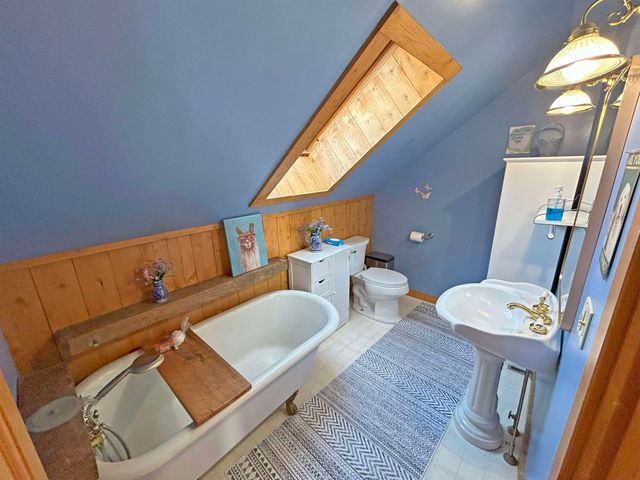 6095 Lake Road, Newport Town, VT 05855