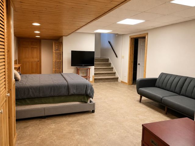 6095 Lake Road, Newport Town, VT 05855