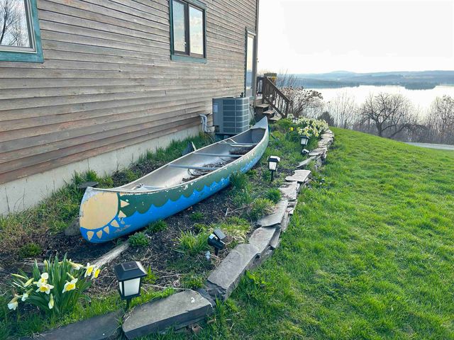 6095 Lake Road, Newport Town, VT 05855