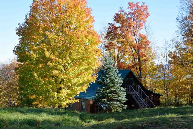 6095 Lake Road, Newport Town, VT 05855