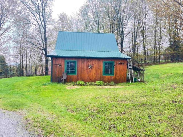 6095 Lake Road, Newport Town, VT 05855