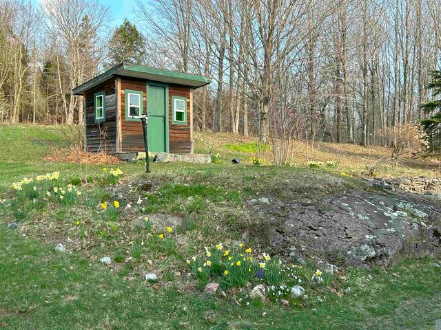 6095 Lake Road, Newport Town, VT 05855