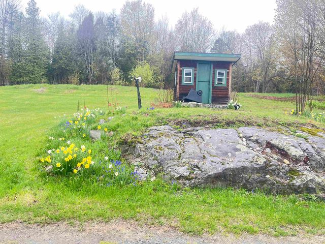 6095 Lake Road, Newport Town, VT 05855