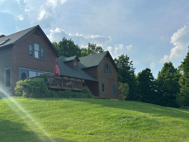 6095 Lake Road, Newport Town, VT 05855