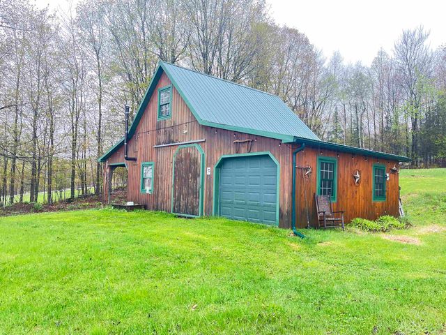 6095 Lake Road, Newport Town, VT 05855