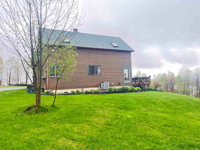6095 Lake Road, Newport Town, VT 05855