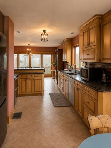 6095 Lake Road, Newport Town, VT 05855