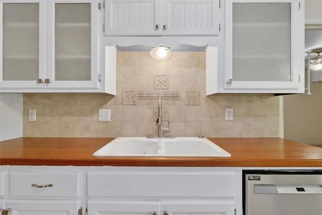 2114 Colorado St, Kingsville, TX 78363