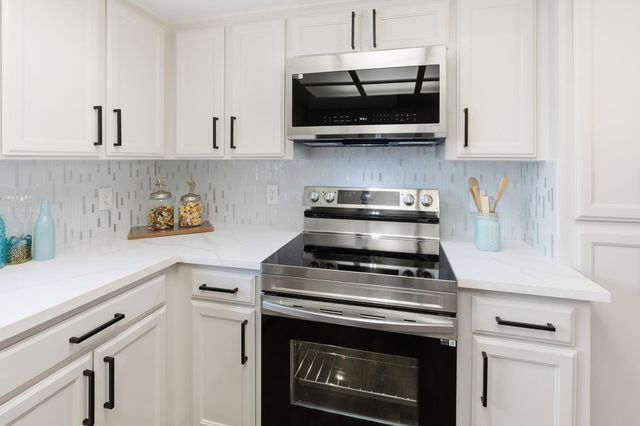 2094 E El Paso Avenue, Fresno, CA 93720
