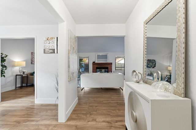 2094 E El Paso Avenue, Fresno, CA 93720