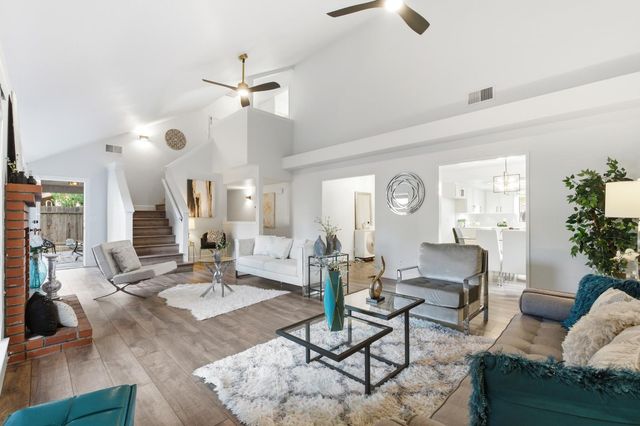2094 E El Paso Avenue, Fresno, CA 93720