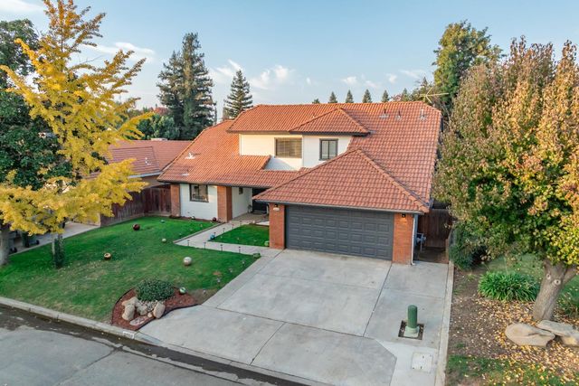 2094 E El Paso Avenue, Fresno, CA 93720