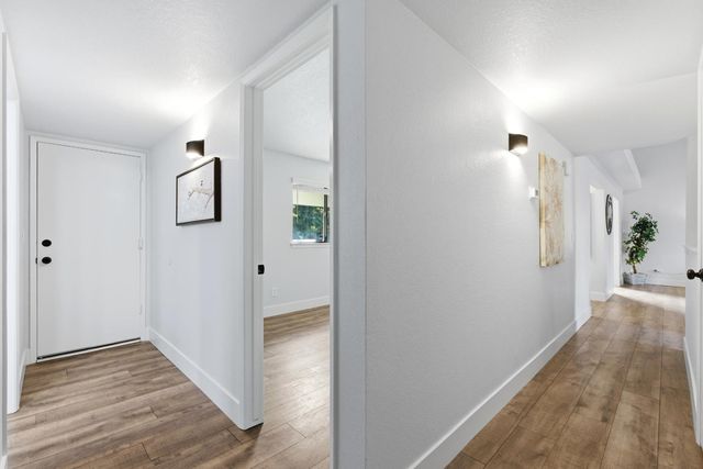 2094 E El Paso Avenue, Fresno, CA 93720
