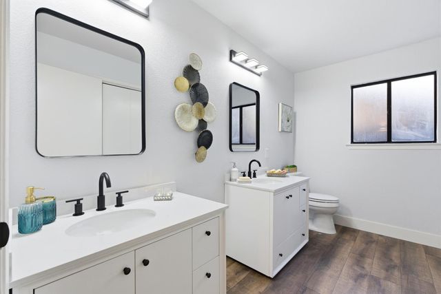 2094 E El Paso Avenue, Fresno, CA 93720