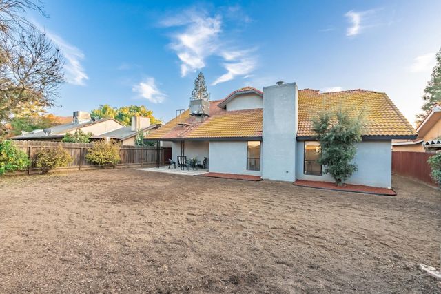 2094 E El Paso Avenue, Fresno, CA 93720