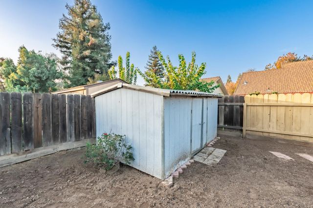 2094 E El Paso Avenue, Fresno, CA 93720