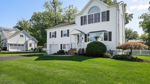 34 Moss Avenue, Westfield Town, NJ 07090