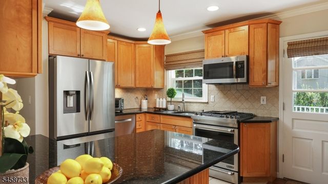 34 Moss Avenue, Westfield Town, NJ 07090