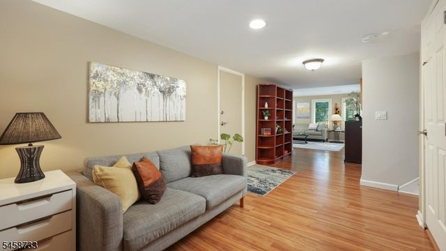 34 Moss Avenue, Westfield Town, NJ 07090