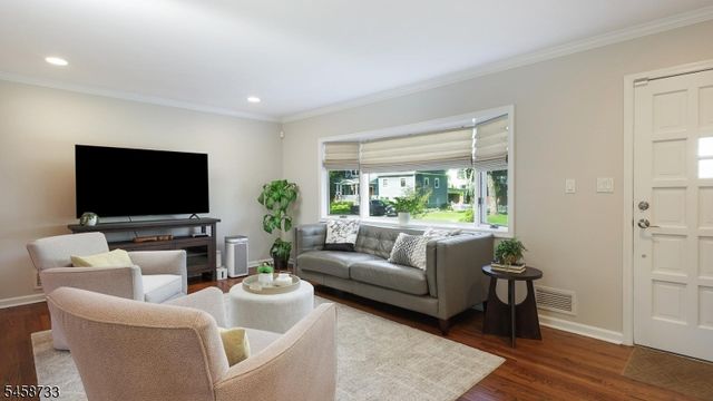 34 Moss Avenue, Westfield Town, NJ 07090
