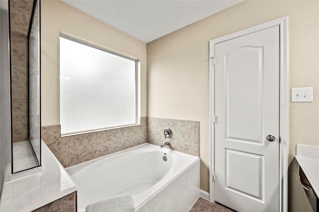 16131 Sweetwater Fields Lane, Tomball, TX 77377