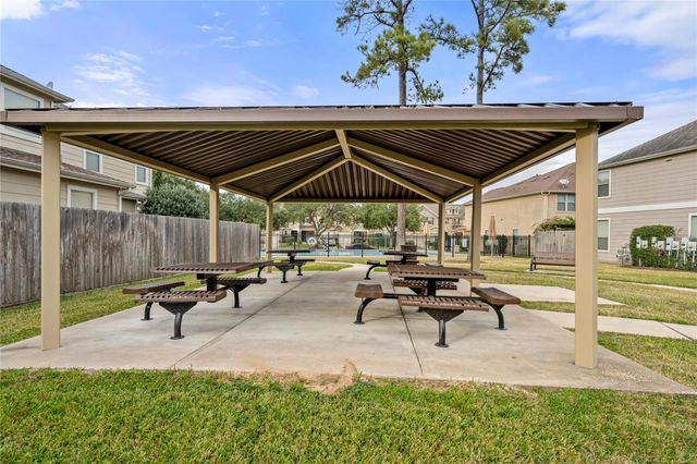 16131 Sweetwater Fields Lane, Tomball, TX 77377