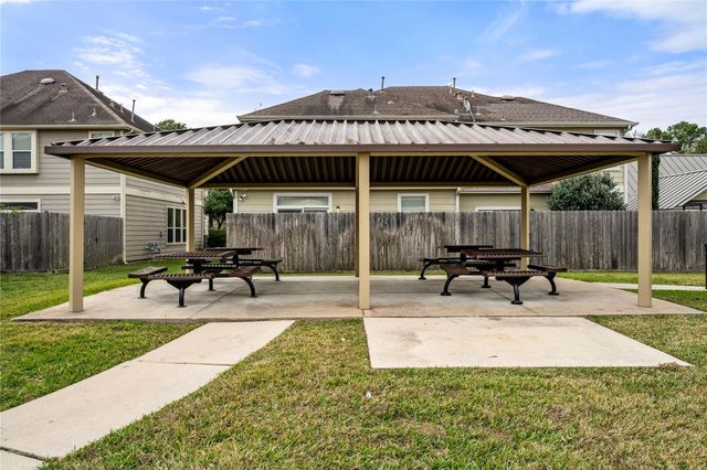 16131 Sweetwater Fields Lane, Tomball, TX 77377