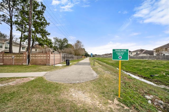 16131 Sweetwater Fields Lane, Tomball, TX 77377