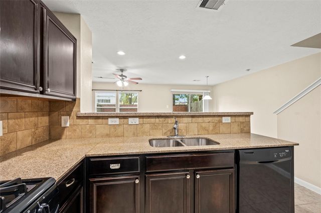 16131 Sweetwater Fields Lane, Tomball, TX 77377