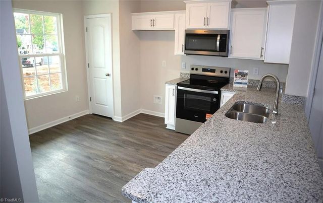 1116 Brooksridge Way, Whitsett, NC 27377