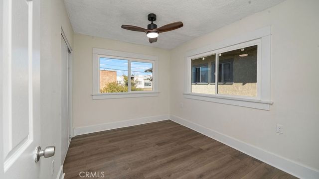 911 W 40th, Los Angeles, CA 90037