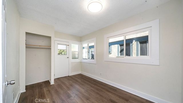 911 W 40th, Los Angeles, CA 90037