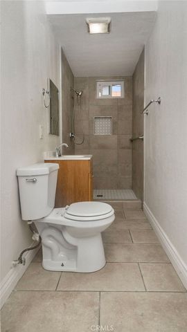 911 W 40th, Los Angeles, CA 90037