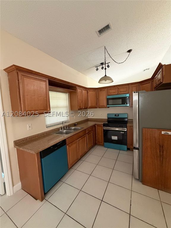 10857 NW 32nd Pl 0, Sunrise, FL 33351