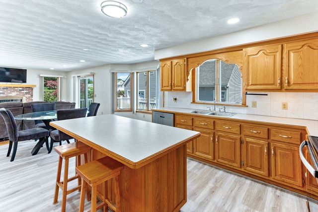 60 Bryan Drive, Taunton, MA 02780