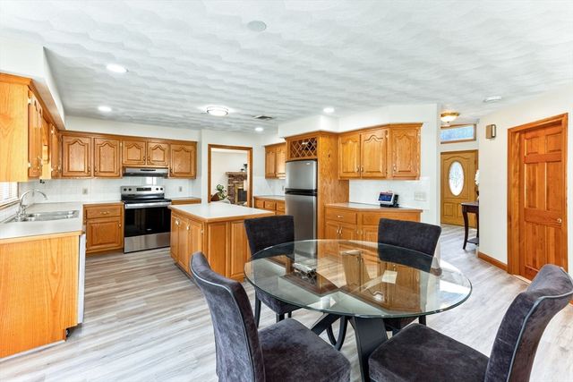 60 Bryan Drive, Taunton, MA 02780