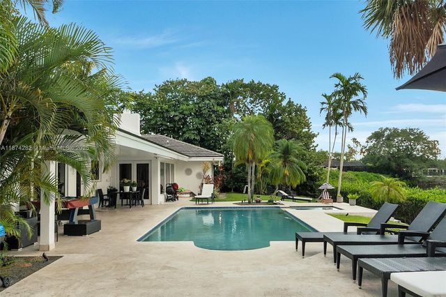 415 Rovino Ave, Coral Gables, FL 33156