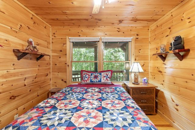 166 Lake Ridge Drive, Blue Ridge, GA 30513