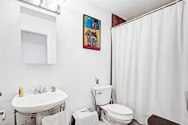 786 NW 42nd Place, Deerfield Beach, FL 33064