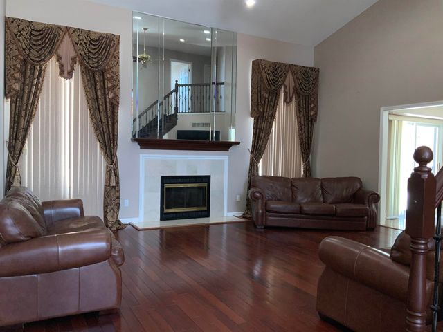 43279 Gina Drive, Sterling Heights, MI 48314