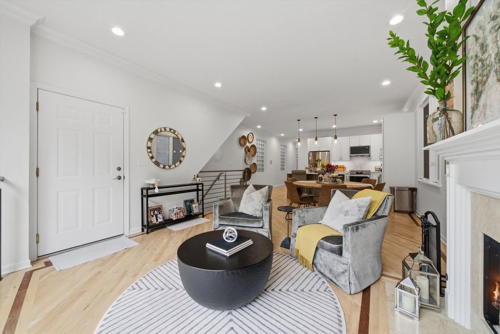 2221 N Hoyne Avenue 1, Chicago, IL 60647 — photo 3