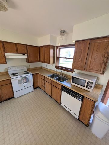 4025 Oakley Road, Stockbridge, MI 49285