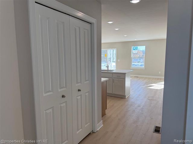 106 Parsons Lane, Saline, MI 48176